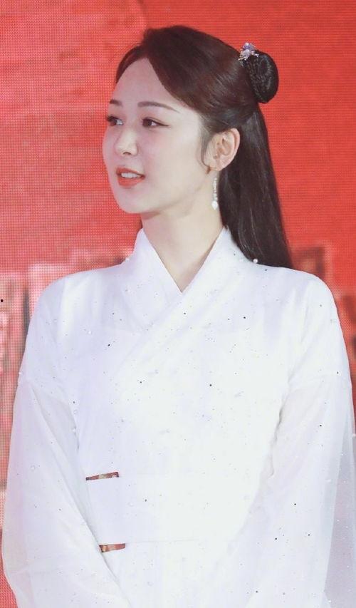 恋综吃瓜女强人