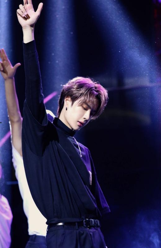 王一博吃瓜广告,揭秘明星幕后趣事