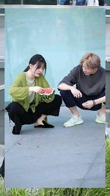 吃瓜小姐姐打架,一场不打不相识的较量